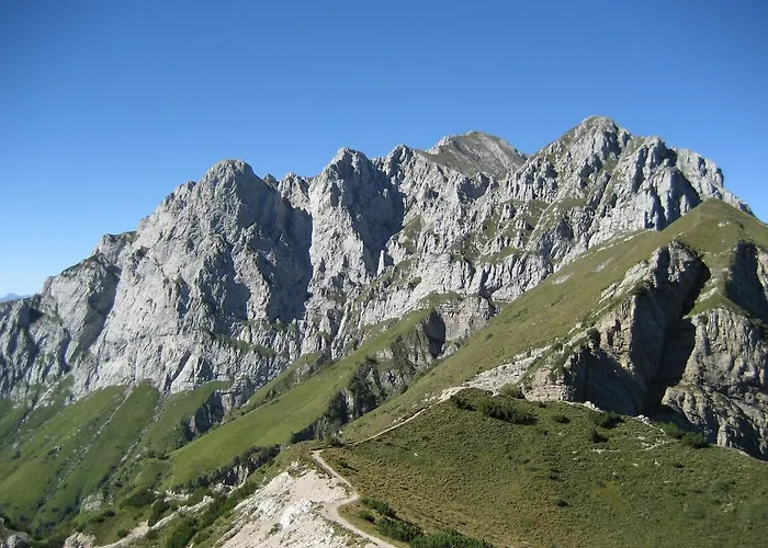 לינה וארוחת בוקר Le Colombine