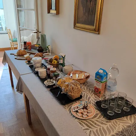 Alojamento de Acomodação e Pequeno-almoço Le Colombine